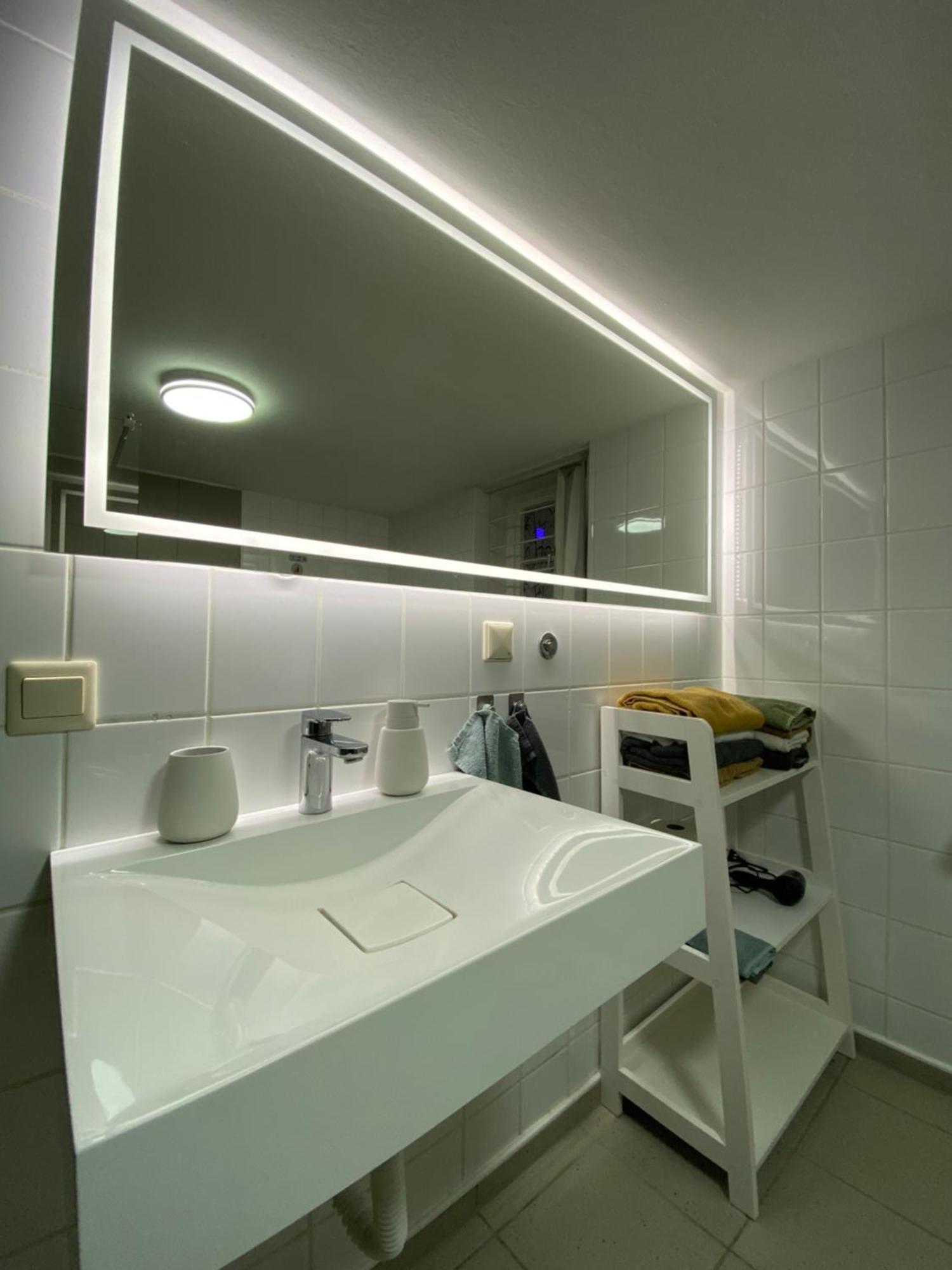 Ferienhaus "Sofia" Anno 1650, Neu - Top Lage - Tempur Beds - Wifi - Parking - Im Herzen Von Detmold-Altstadt, Historische Stadtmauer, Old Lane Детмолд Екстериор снимка